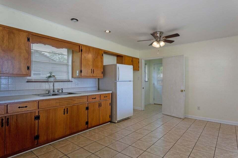 114 Broyles Road Spring City, TN 37381 - Photo 3 of 35 3