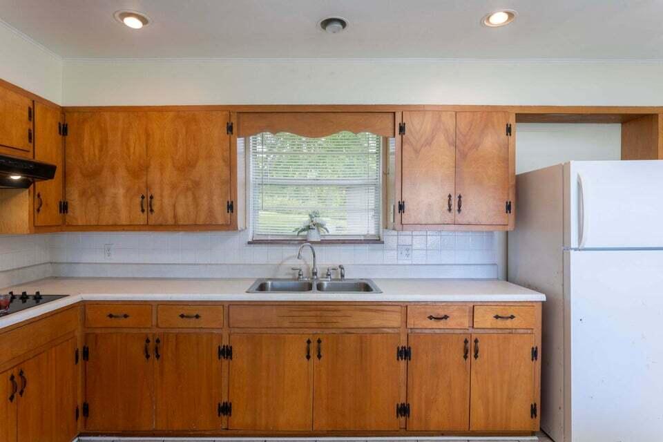 114 Broyles Road Spring City, TN 37381 - Photo 4 of 35 4
