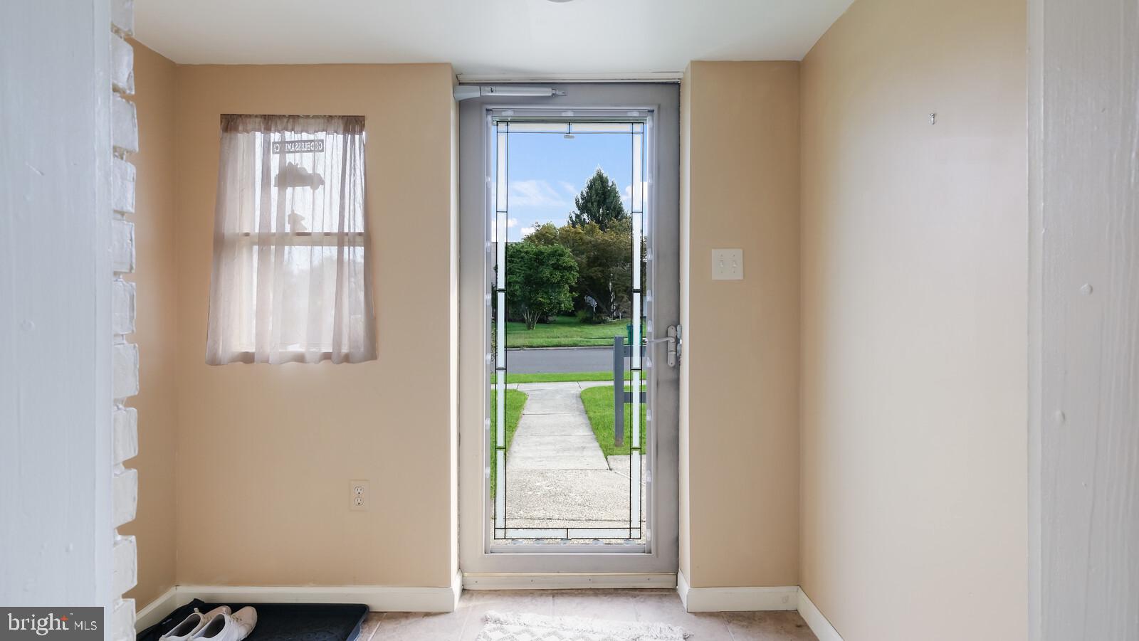 33 MacIntosh Road Levittown, PA 19056 - Photo 5 of 31 Gallery Image 5