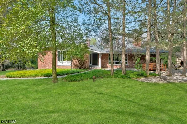 $850,000 | 259 Long Meadow Road, Kinnelon, NJ 07405