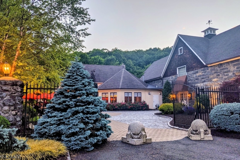 259 Long Meadow Road Kinnelon, NJ 07405 - Photo 3 of 12