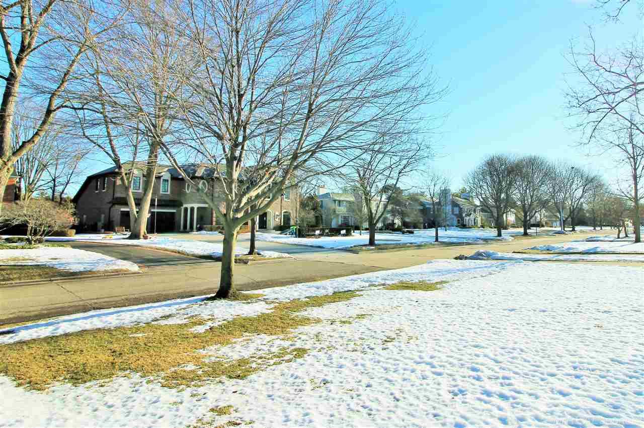 521 Renaud Road Grosse Pointe, MI 48236 - Photo 3 of 89 50035421-2.JPG