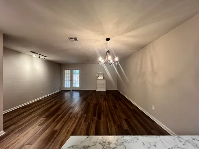 $1,975 | 1000 Holland Drive, Unit 3, Tallahassee, FL 32301