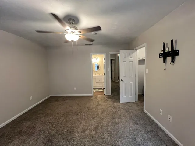$1,975 | 1000 Holland Drive, Unit 3, Tallahassee, FL 32301