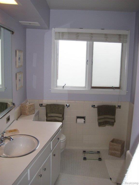 117 Mapleton Road Grosse Pointe, MI 48236 - Photo 10 of 12 117 Mapleton 014-001.jpg