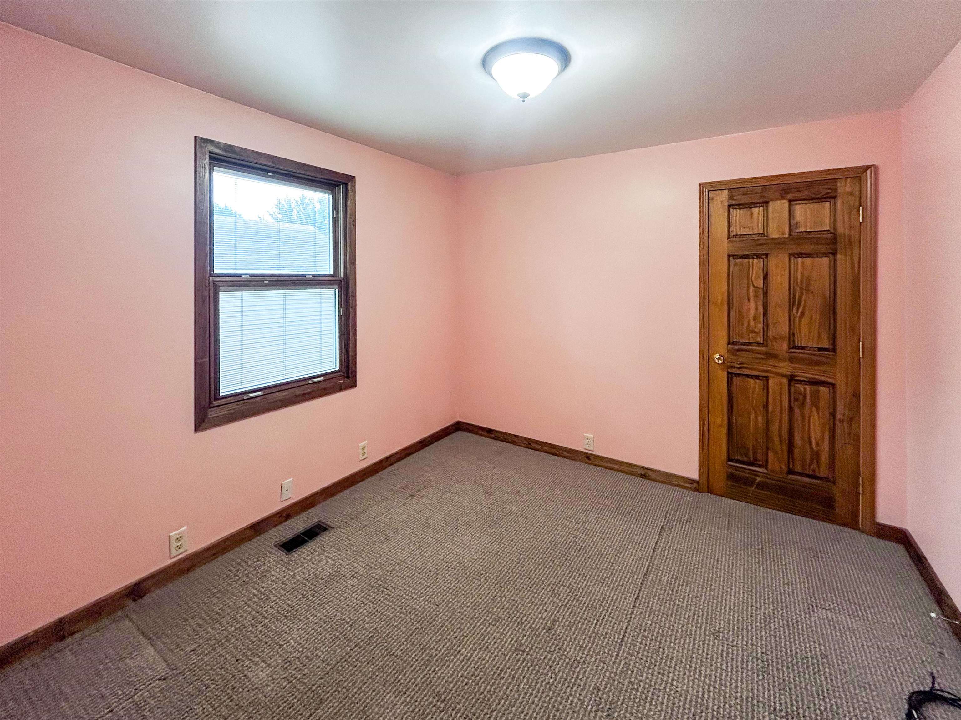 6459 Fenton Road Flint, MI 48507 - Photo 19 of 33 50187429-26d8d34c-48c4-424e-98e9-8136536db16e.JPG
