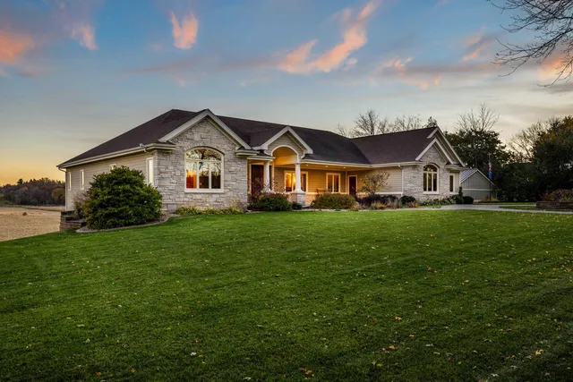 $2,000,000 | 3027 Castleton Crossing, Sun Prairie, WI 53590