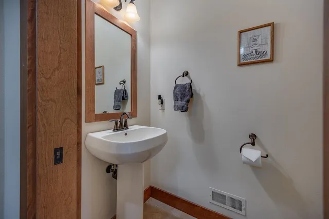 $2,000,000 | 3027 Castleton Crossing, Sun Prairie, WI 53590