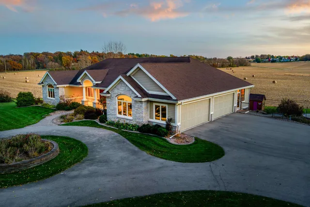 $2,000,000 | 3027 Castleton Crossing, Sun Prairie, WI 53590