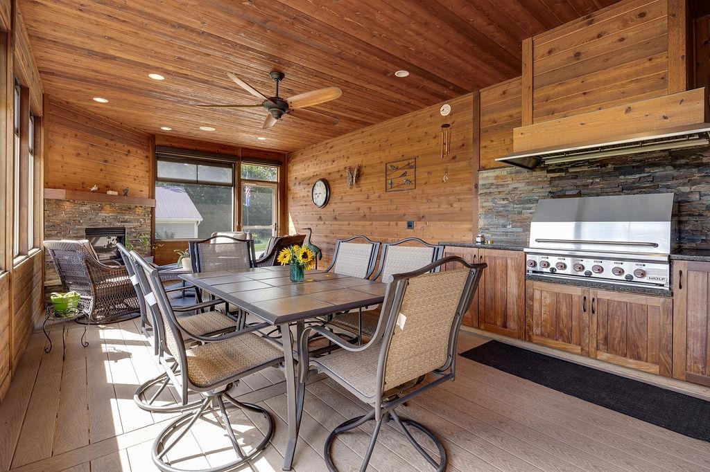 3027 Castleton Crossing Sun Prairie, WI 53590 - Photo 46 of 89