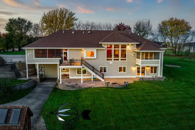 $2,000,000 | 3027 Castleton Crossing, Sun Prairie, WI 53590