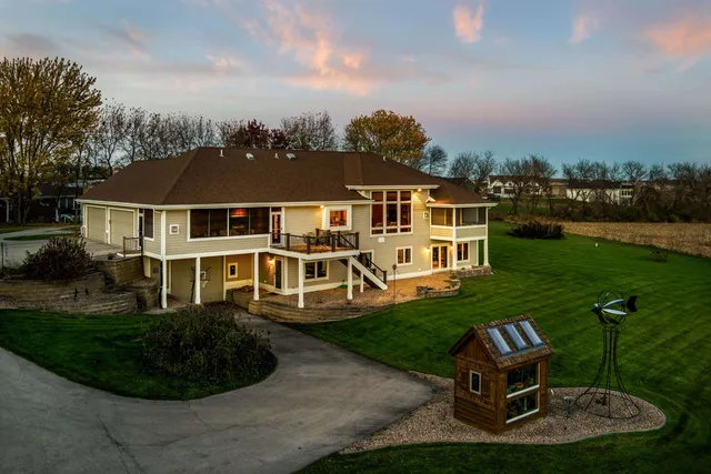 $2,000,000 | 3027 Castleton Crossing, Sun Prairie, WI 53590