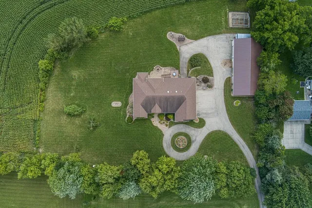 $2,000,000 | 3027 Castleton Crossing, Sun Prairie, WI 53590