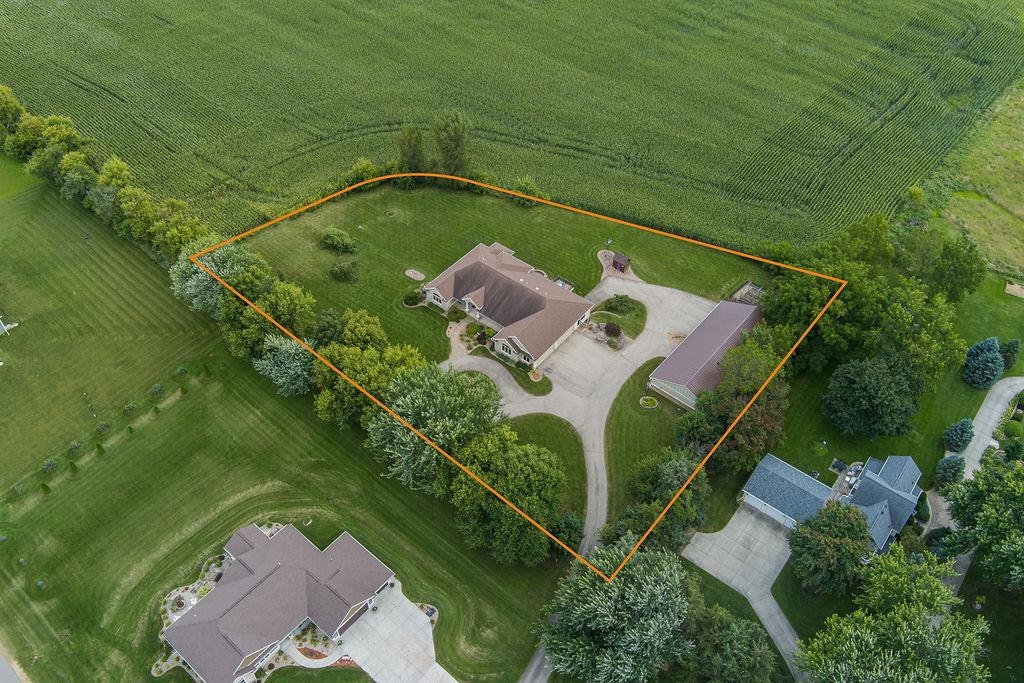 3027 Castleton Crossing Sun Prairie, WI 53590 - Photo 77 of 89