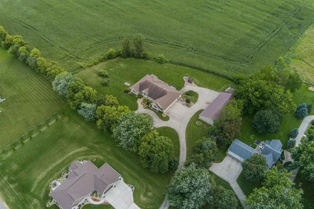 $2,000,000 | 3027 Castleton Crossing, Sun Prairie, WI 53590