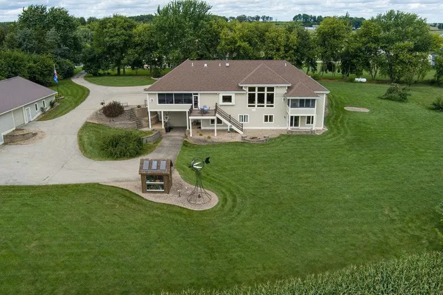 $2,000,000 | 3027 Castleton Crossing, Sun Prairie, WI 53590