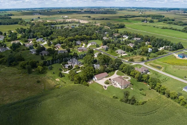 $2,000,000 | 3027 Castleton Crossing, Sun Prairie, WI 53590