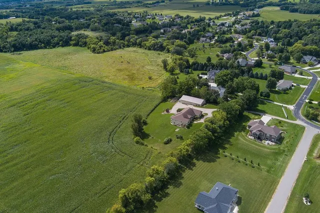 $2,000,000 | 3027 Castleton Crossing, Sun Prairie, WI 53590