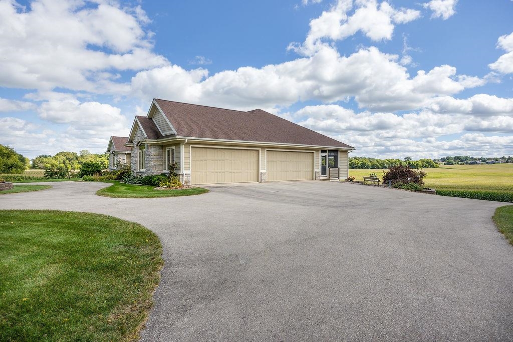 3027 Castleton Crossing Sun Prairie, WI 53590 - Photo 87 of 89