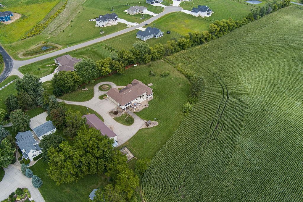 3027 Castleton Crossing Sun Prairie, WI 53590 - Photo 9 of 89