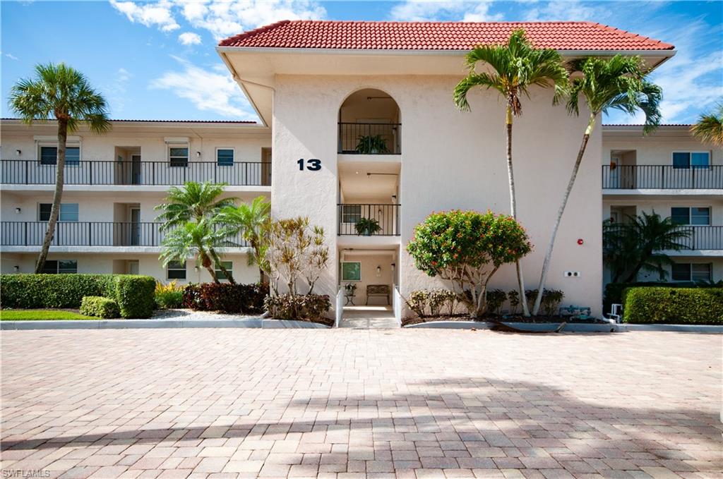 13 High Point Circle North, Unit 209 Naples, FL 34103 - Photo 30 of 33