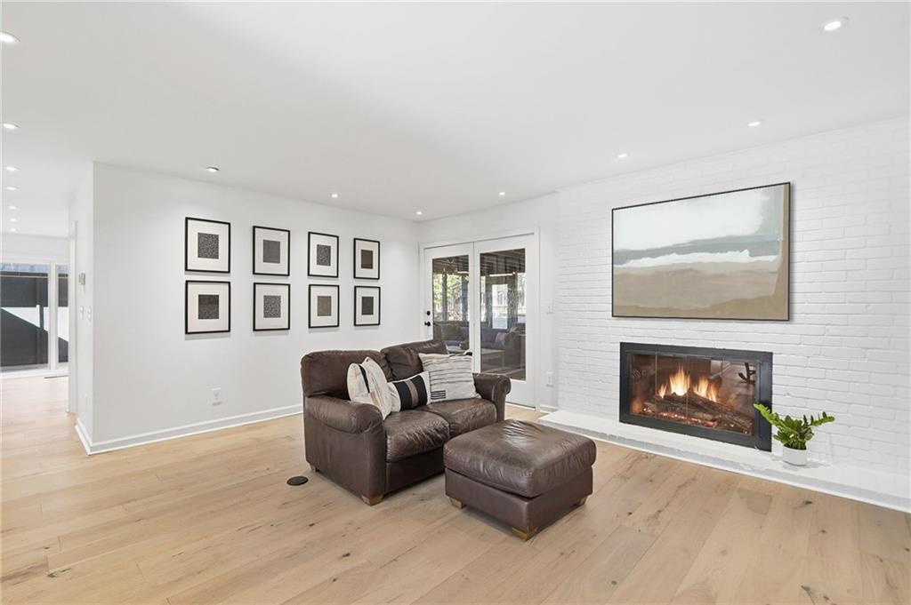 210 Leeward Lane Roswell, GA 30076 - Photo 11 of 42