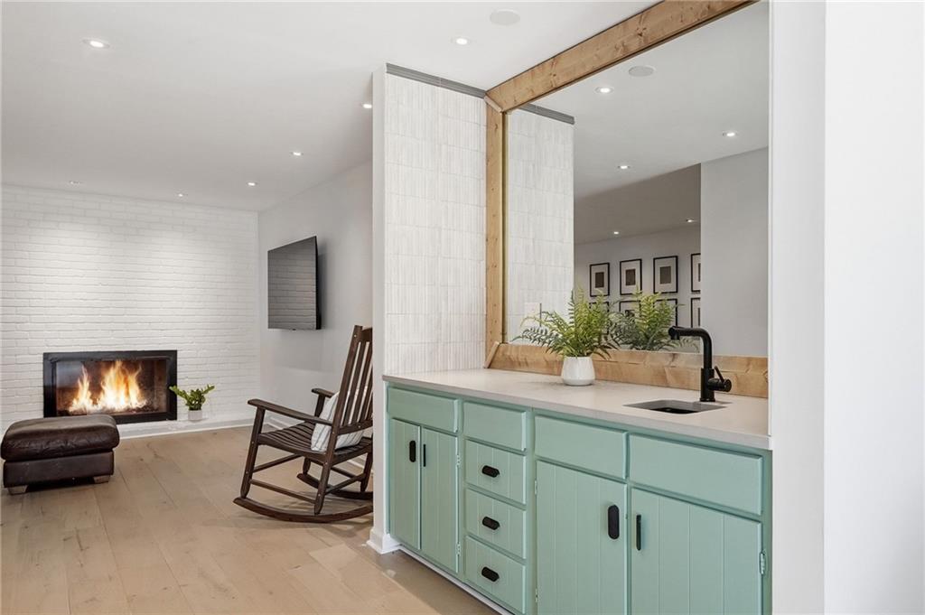 210 Leeward Lane Roswell, GA 30076 - Photo 13 of 42