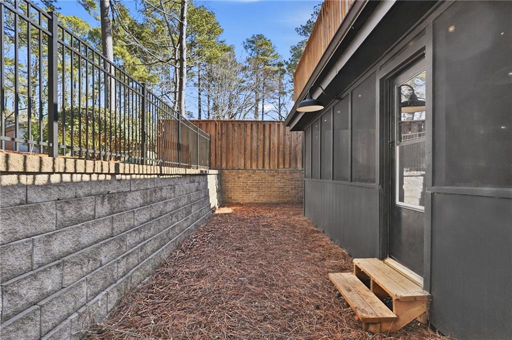 210 Leeward Lane Roswell, GA 30076 - Photo 33 of 42