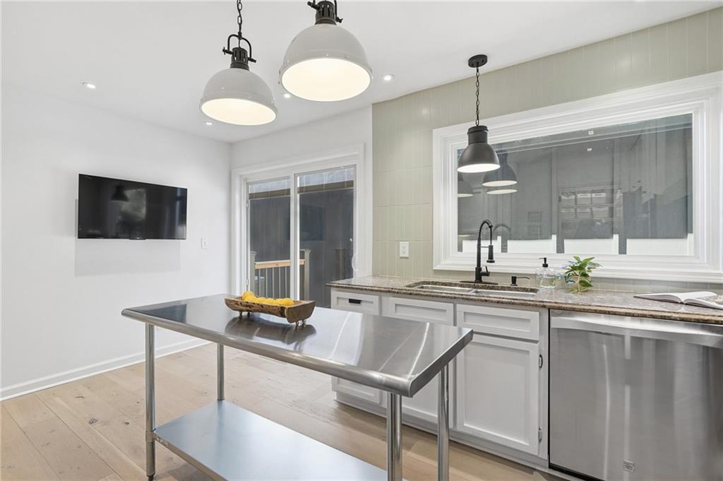 210 Leeward Lane Roswell, GA 30076 - Photo 9 of 42