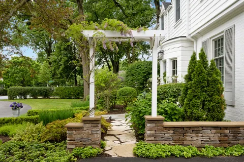 $1,795,000 | 2530 Kenilworth Avenue, Wilmette, IL 60091