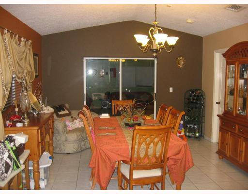 3559 West 74th Place Hialeah, FL 33018 - Photo 7 of 14 Dining Room