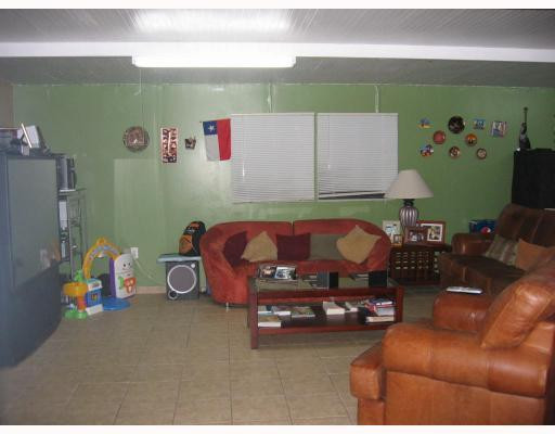 3559 West 74th Place Hialeah, FL 33018 - Photo 8 of 14 Den/Family/Great Room