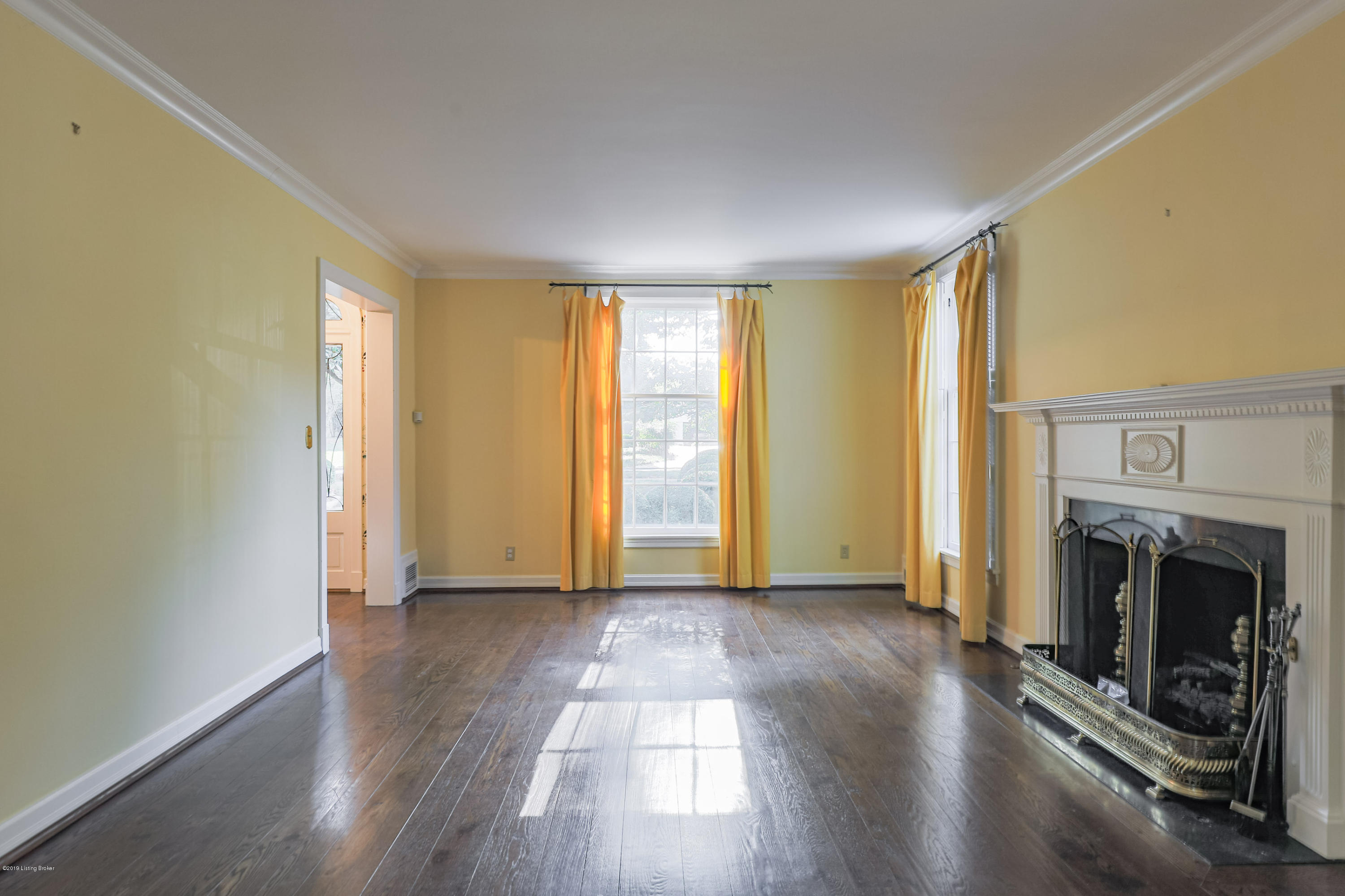 562 Sunset Road Louisville, KY 40206 - Photo 5 of 33 013-20190821 7936