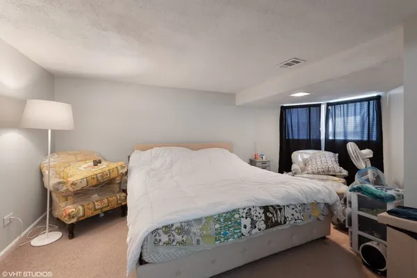 $3,600 | 2224 West Melrose Street, Unit 1, Chicago, IL 60618