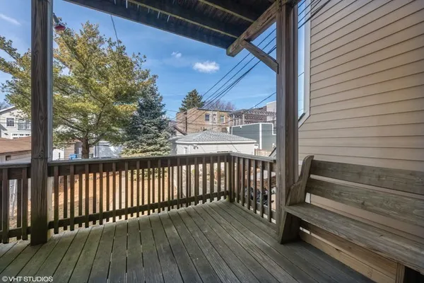 $3,600 | 2224 West Melrose Street, Unit 1, Chicago, IL 60618