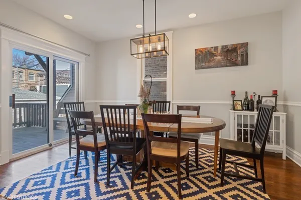 $3,600 | 2224 West Melrose Street, Unit 1, Chicago, IL 60618