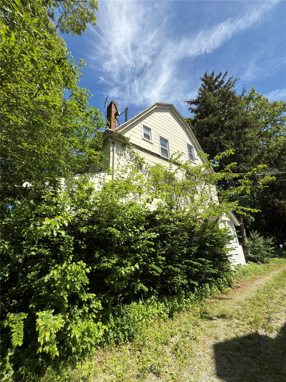 154-21 Ash Avenue Queens, NY 11355 - Photo 4 of 5 a view of a garden