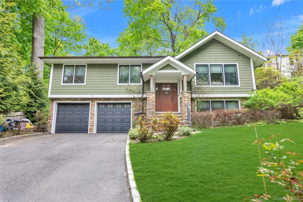 $1,499,000 | 9 Winding Way, Sea Cliff, NY 11579