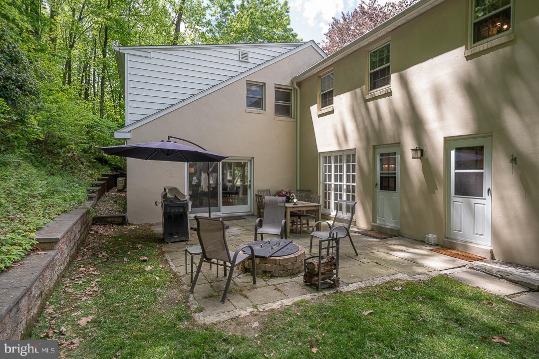 749 Mancill Road Wayne, PA 19087 - Photo 33 of 34 a view of a house with backyard and sitting area