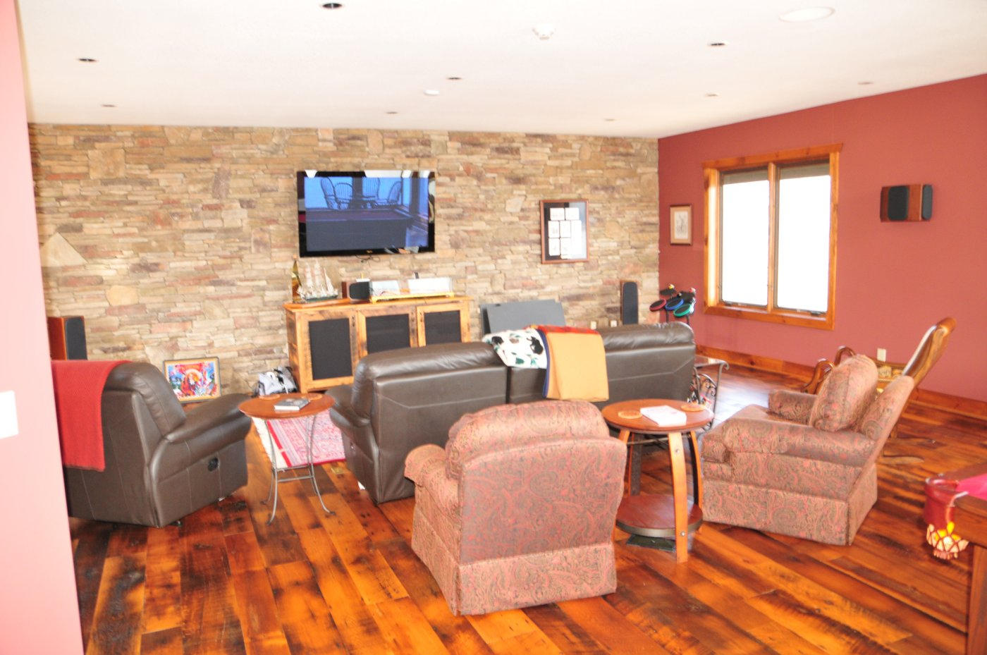 2 Crown Pointe Road La Follette, TN 37766 - Photo 33 of 39 2nd Floor Entertainment Room