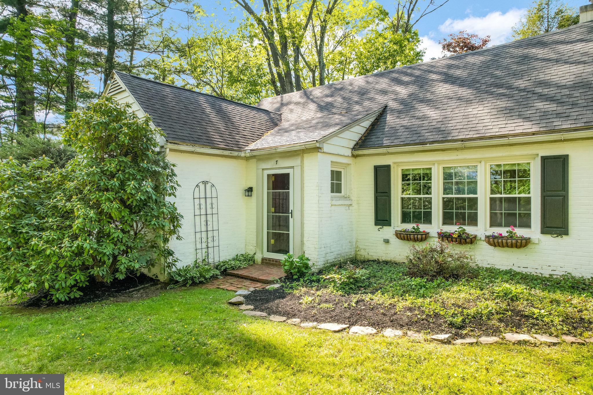 7 Devon Road Malvern, PA 19355 - Photo 28 of 35 Second entrance.