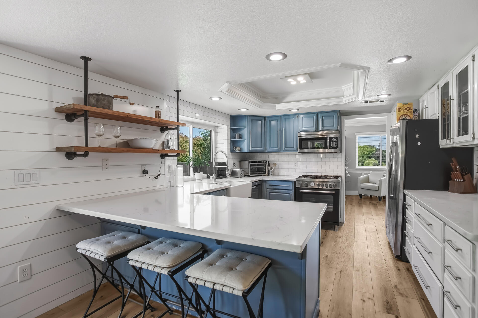 985 River Bend Road Redding, CA 96003 - Photo 12 of 66 Kitchen