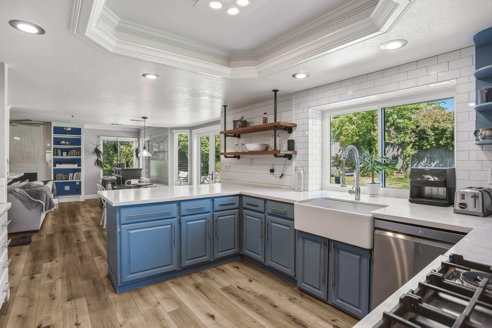 985 River Bend Road Redding, CA 96003 - Photo 14 of 66 Kitchen