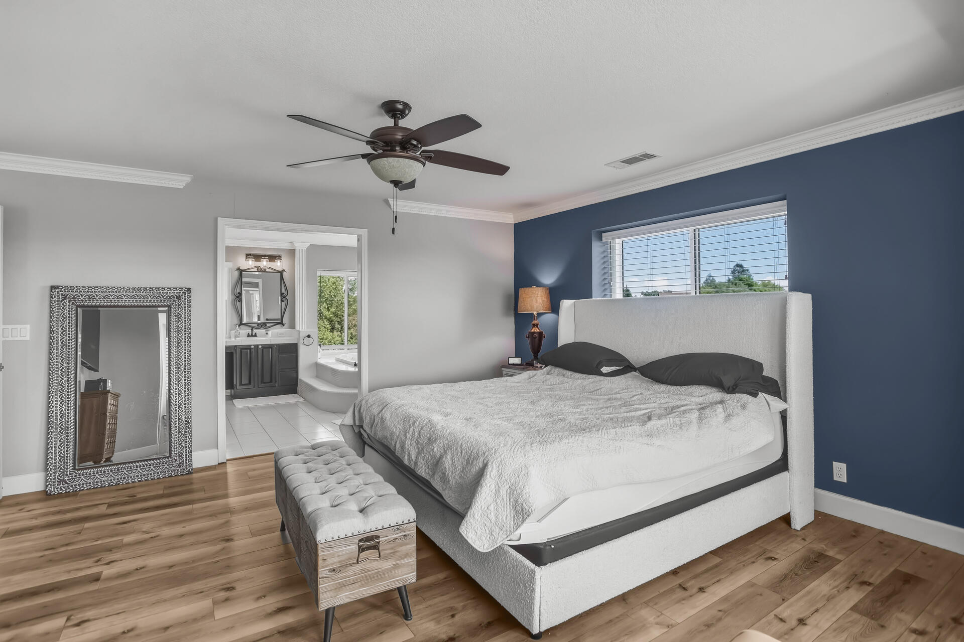 985 River Bend Road Redding, CA 96003 - Photo 23 of 66 Bedroom