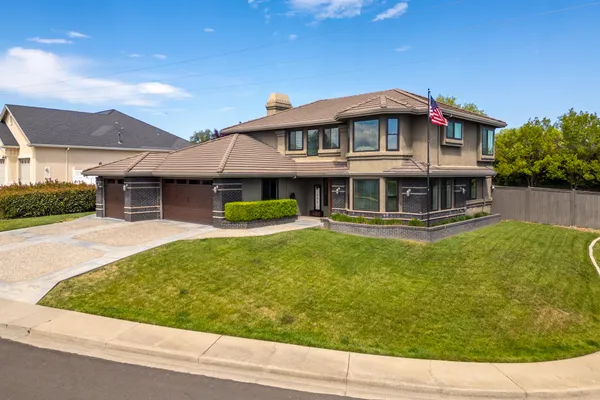 $655,000 | 985 River Bend Road, Redding, CA 96003