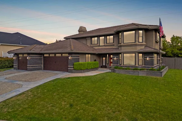 $655,000 | 985 River Bend Road, Redding, CA 96003
