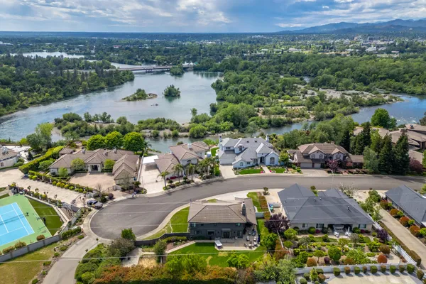 $655,000 | 985 River Bend Road, Redding, CA 96003