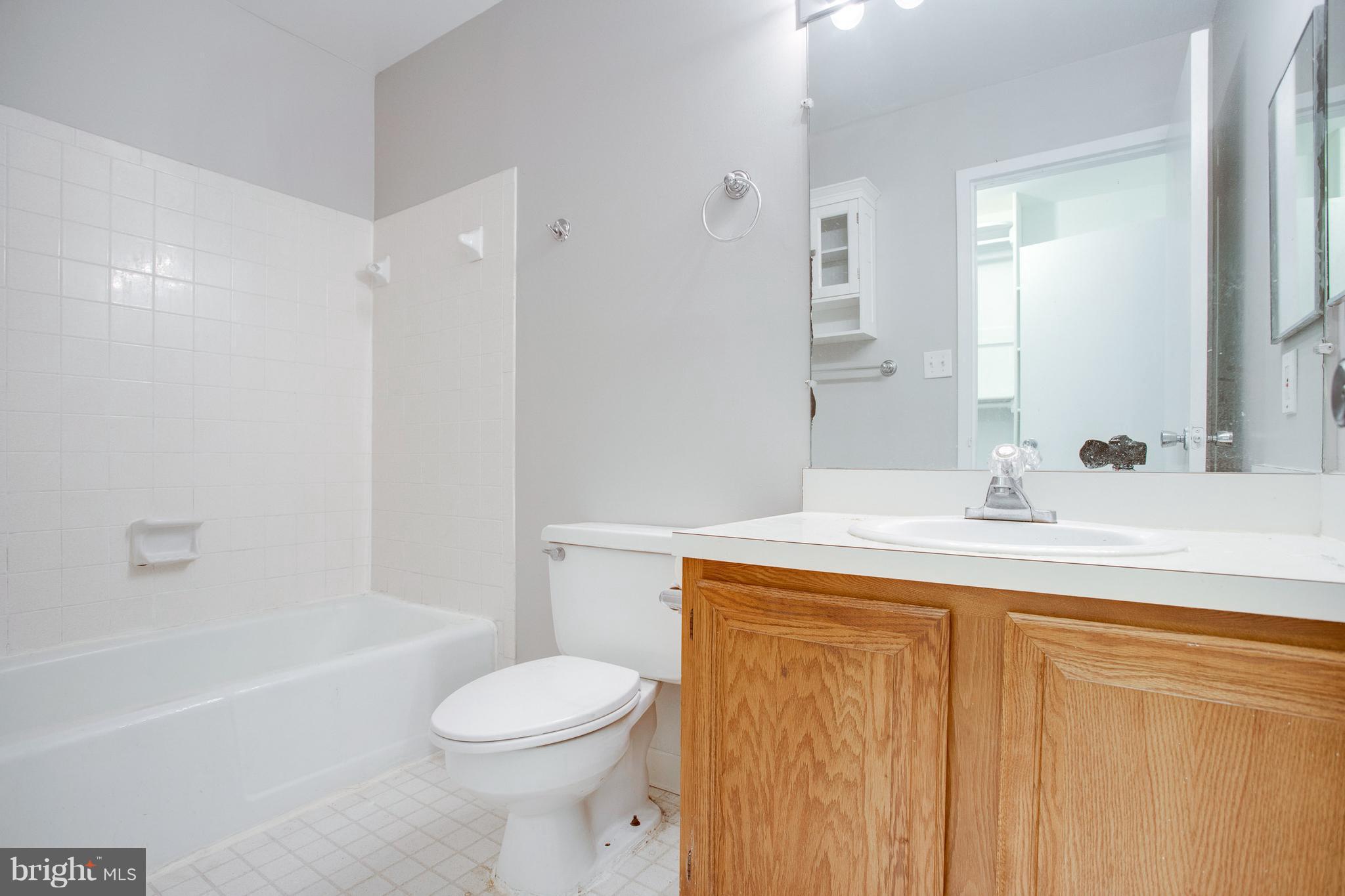 1403 Northgate Square, Unit 32B Reston, VA 20190 - Photo 18 of 21 Bedroom (Master)