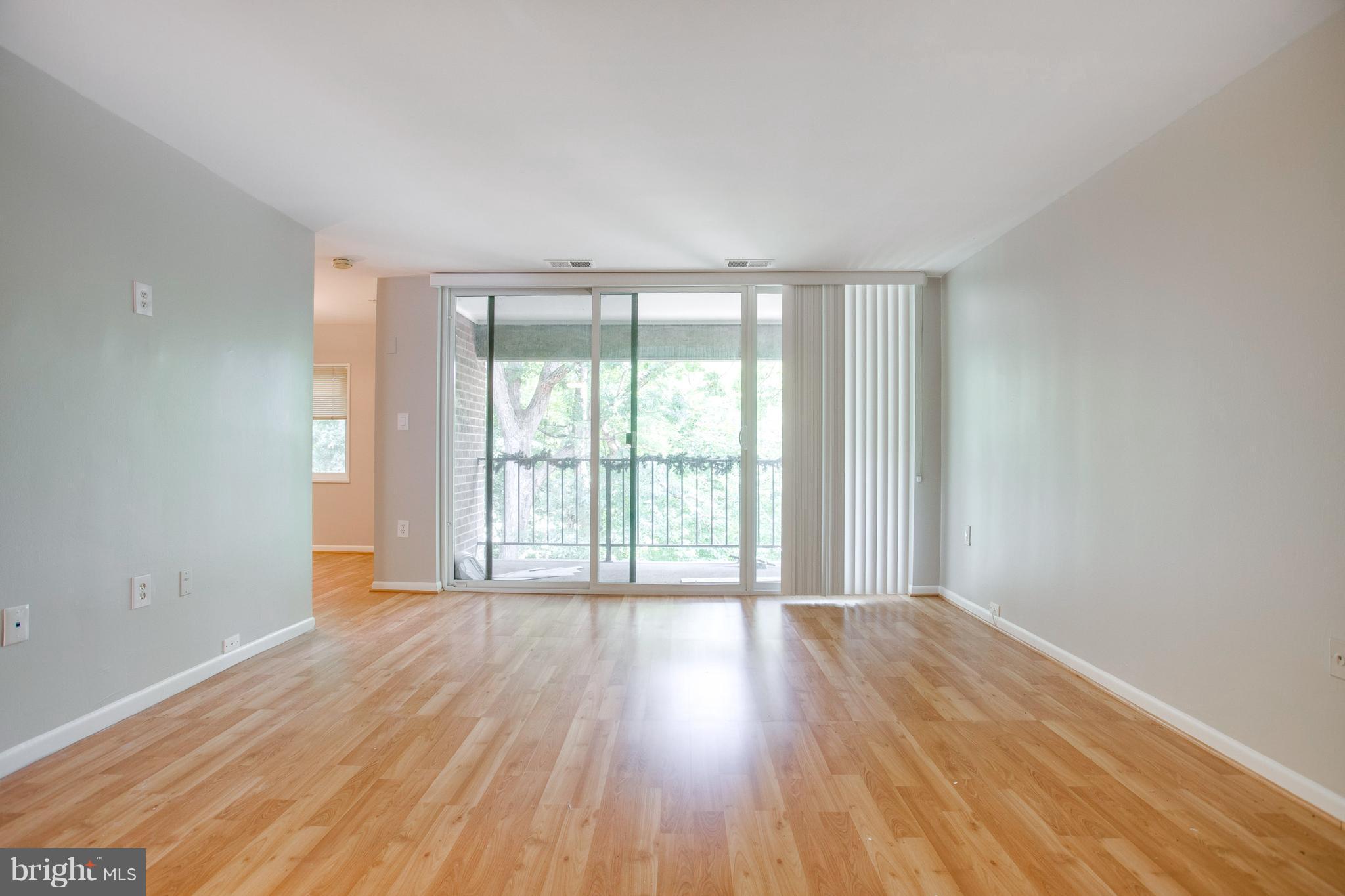1403 Northgate Square, Unit 32B Reston, VA 20190 - Photo 4 of 21 Living Room