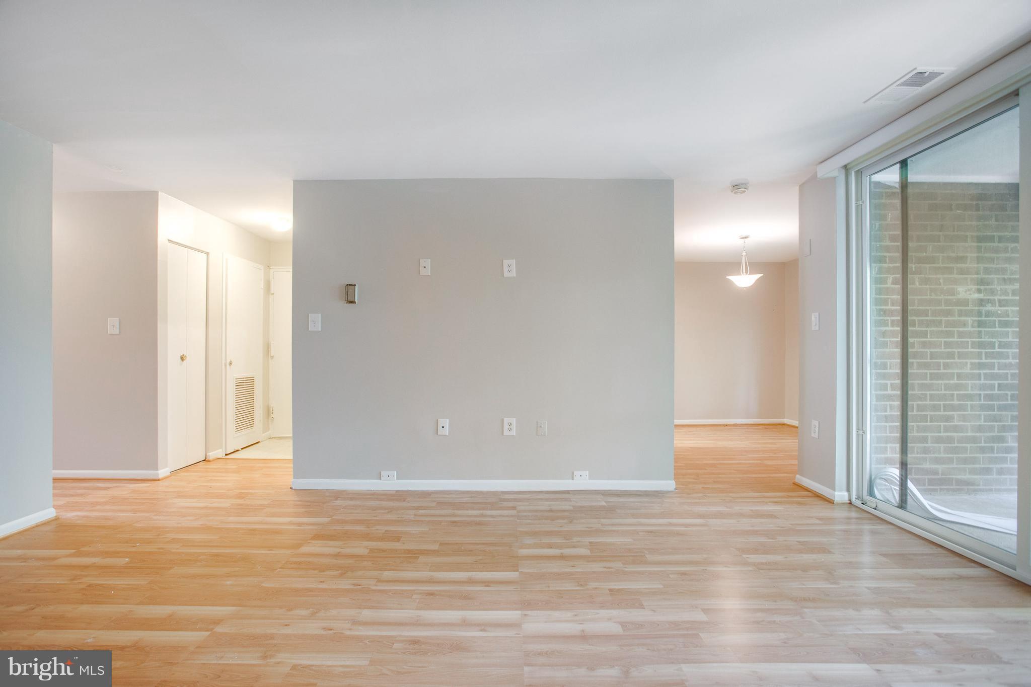 1403 Northgate Square, Unit 32B Reston, VA 20190 - Photo 5 of 21 Living Room